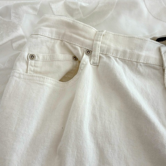 Avenue White, Wide Leg Jeans/Pants. Decorative Stitching on Back Pockets Size 16 - Picture 3 of 10